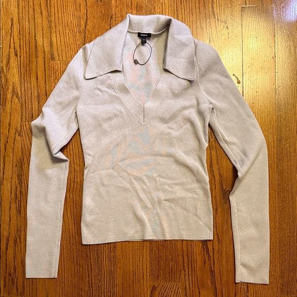 Express Light Gray V-Neck Collared Top - Picture 2 of 5